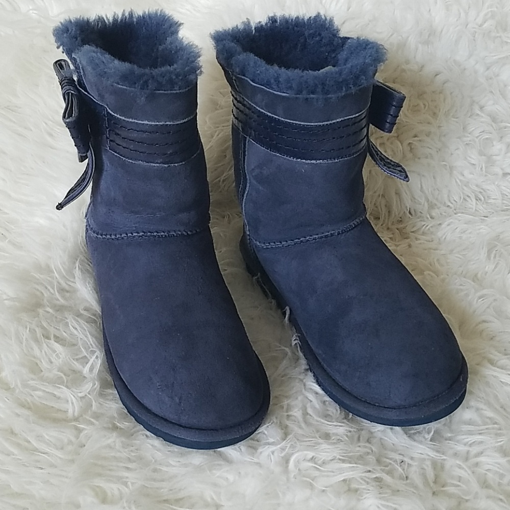 UGG BOOTS AUTHENTIC